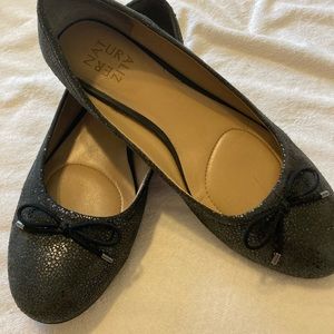 Sparkly black ballet flat